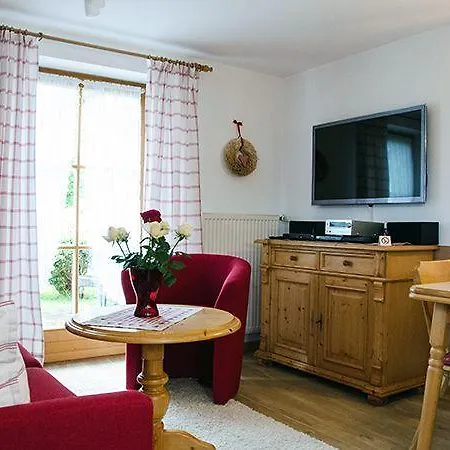 Landhaus-haid-fewo-alpenveilchen Apartamento *